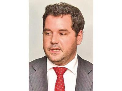 Volpe renuncia como viceministro al ser denunciado por corrupción