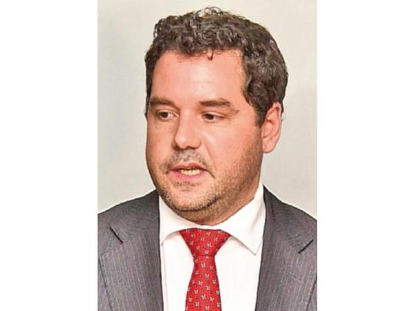 Volpe renuncia como viceministro al ser denunciado por corrupción