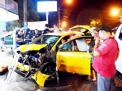 Taxista muere en un violento choque - Judiciales y Policiales - ABC Color