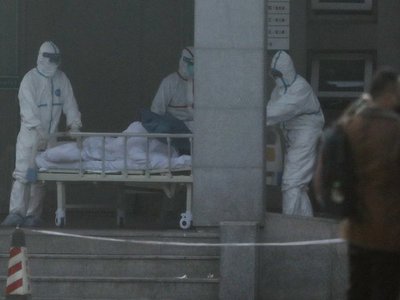 Una neumonía que se contagia entre humanos deja su cuarta víctima
