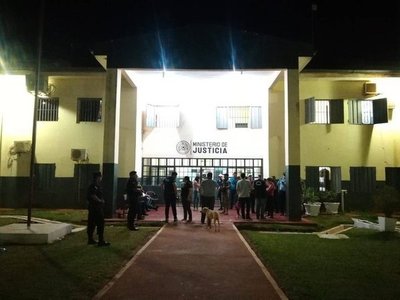 Liberación de Presos: Tras abstenerse a declarar fueron imputados los 32 detenidos - ADN Paraguayo