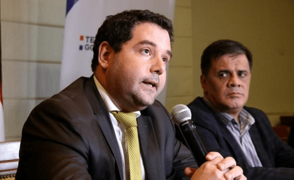 Viceministro "renunciado" admite haber recibido regalo de abogado de jefe narco y que su error fue "no denunciar" - ADN Paraguayo