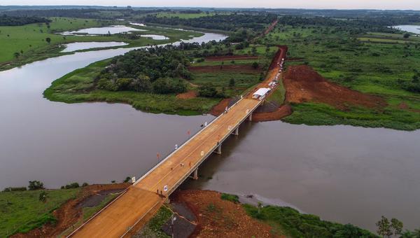 Inauguran puente sobre el río Acaray para dinamizar producción y el tránsito en Alto Paraná | .::Agencia IP::.