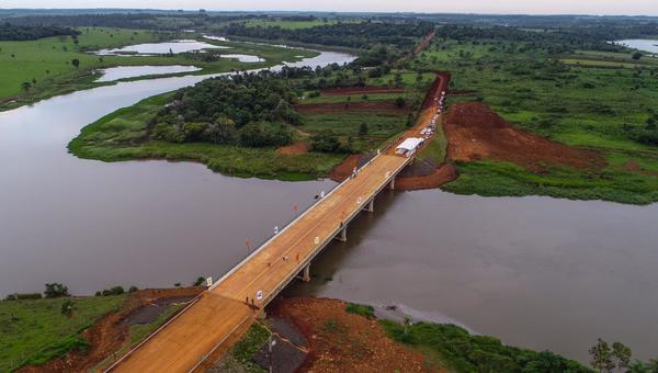 Inauguran puente sobre el río Acaray para dinamizar producción y el tránsito en Alto Paraná | .::Agencia IP::.