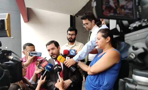 HOY / El bolígrafo regalado por el abogado de Minotauro: 'Ni se cuánto cuesta' dice Volpe