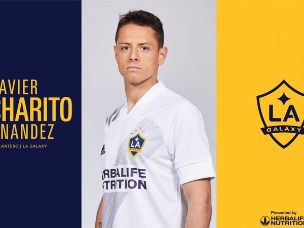 El mexicano 'Chicharito' Hernández, presentado en su nuevo club