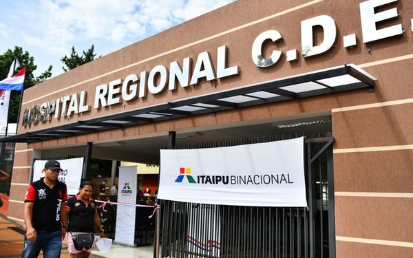 Inauguran obras de revitalización en el Hospital Regional de CDE