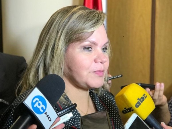Fiscal que investiga fuga de presos no se comunica con ministros, dice senadora: 'me llama la atención'