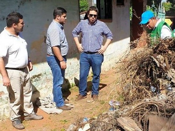 Fiscalía imputa a tres personas tras no limpiar sus viviendas en Ñemby