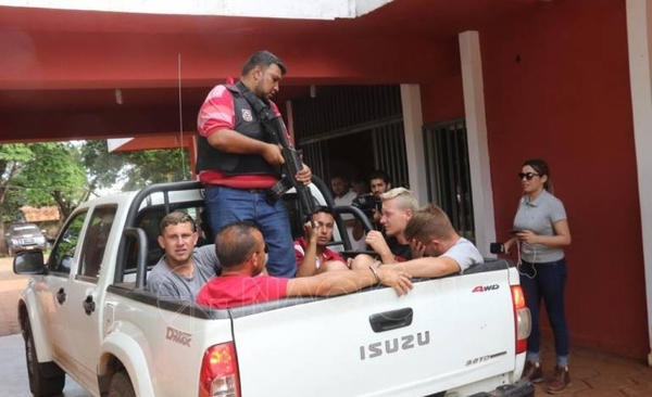 HOY / Concepción: detienen a 5 hombres armados, podrían tener nexos con fugados