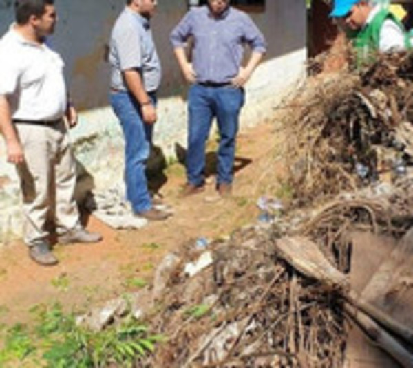 Imputan a tres personas por no limpiar sus casas - Paraguay.com
