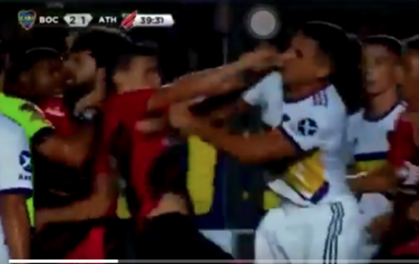 (VIDEO) Júnior se tongueó con rapai