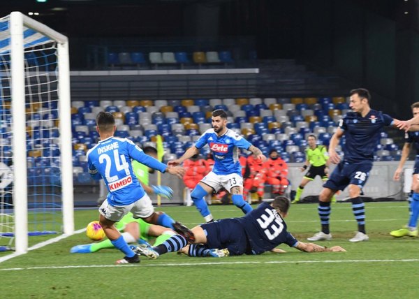 Napoli derrotó a Lazio y clasificó a 'semis' de la Copa de Italia
