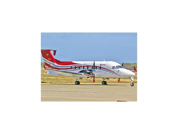 EEUU presiona a Maduro y bloquea aviones de Pdvsa