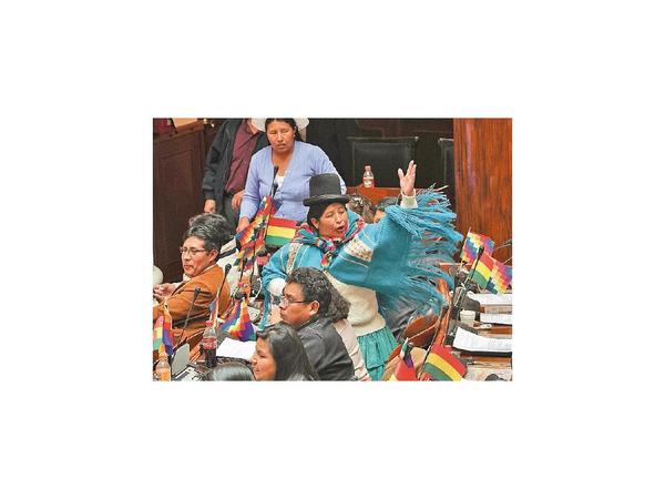 Parlamento boliviano acepta la renuncia de Evo Morales