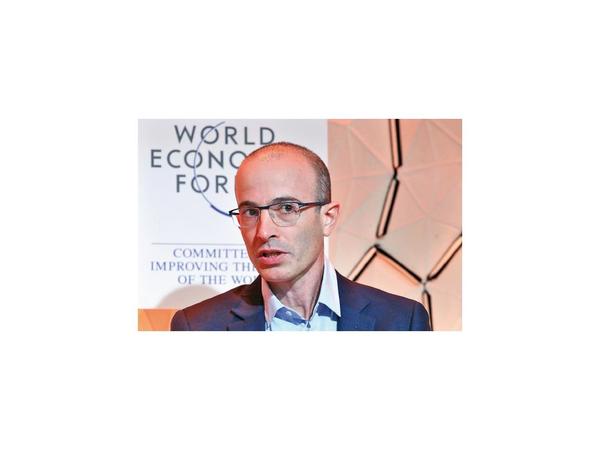 Harari advierte que se podrá piratear a seres humanos