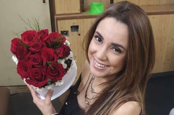 Vivi Figueredo una vez más recibió flores de un admirador