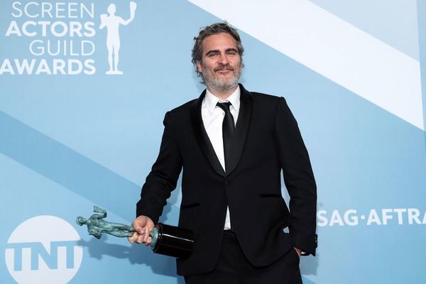 Joaquín Phoenix visitó un matadero de cerdos nada más ganar el premio SAG - Gente - ABC Color
