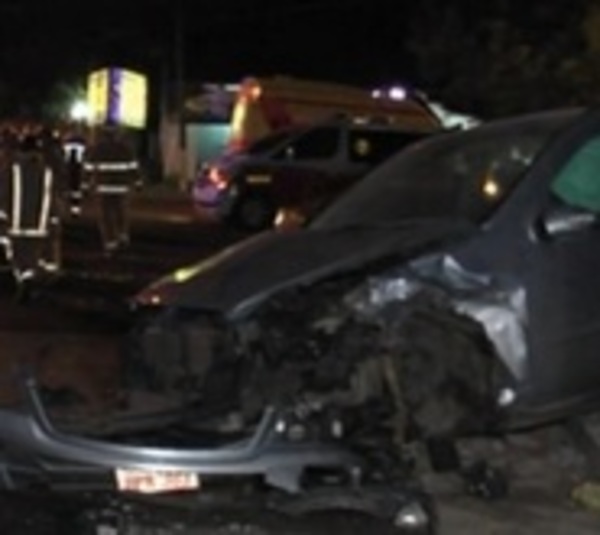 Imprudencia deja cinco heridos tras accidente en Capiatá - Paraguay.com