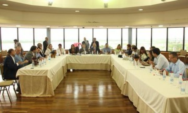 Gran fuga en Pedro Juan: fiscal dispara que Justicia sigue la crisis no yendo al sitio sino por teléfono - ADN Paraguayo