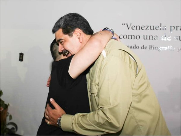 Diego Maradona visitó a Maduro en Venezuela