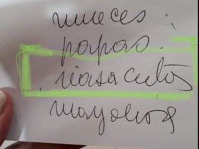 Pide descifrar la lista de súper de su mamá y se vuelve viral