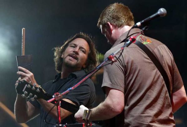 Pearl Jam estrenan “Dance of Clairvoyants”, primer anticipo de su nuevo disco - Música - ABC Color