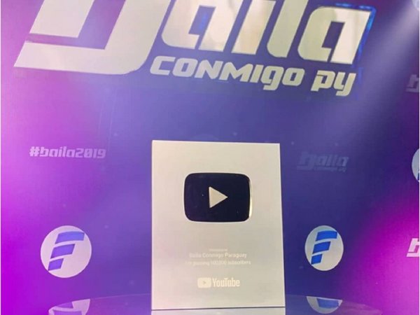 El Baila consigue placa de YouTube