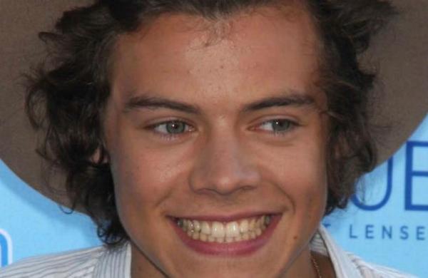 El doble de Harry Styles que trabaja sirviendo café y que revoluciona las redes sociales - SNT