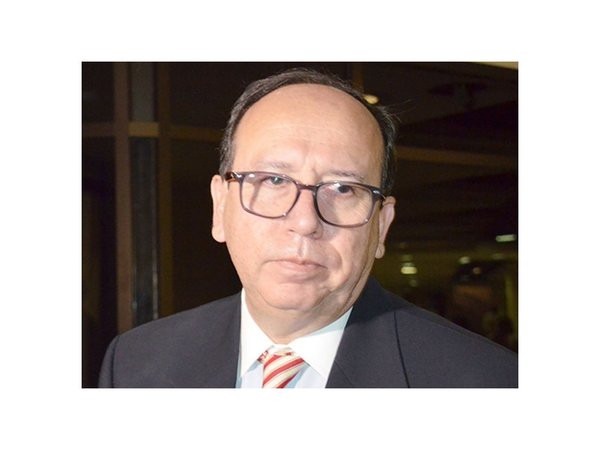 Paraguayos residentes en EEUU denuncian despilfarro de    embajador