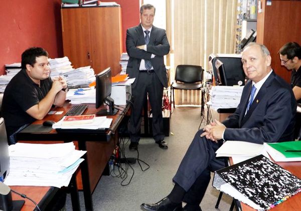 Ferreiro pide anular imputación para quedar fuera del caso cajas paralelas - Política - ABC Color