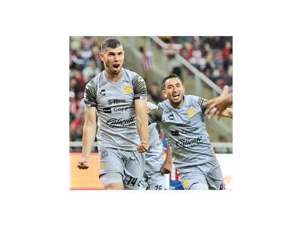 Rubén Monges fue figura ante Chivas