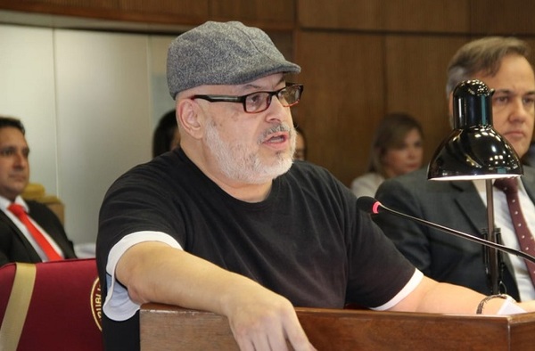 Payo Cubas: "Son unos cobardes, están inmersos en un sistema que los ha esclavizado"   » Ñanduti