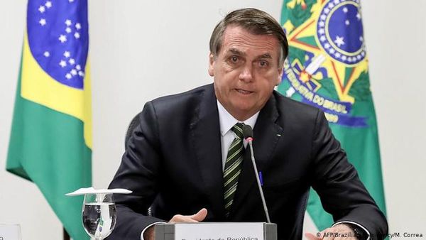 Bolsonaro dice que no dará más entrevistas para no agredir