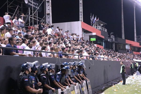 Liberteños con sus camisetas