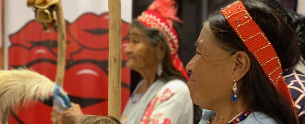 Madres indígenas reciben atención de Ciudad Mujer Móvil