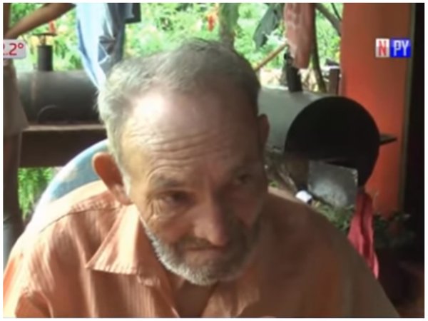 Abuelito de 72 años fue echado de la casa por su propio nieto