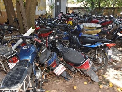 Jueza autoriza la destrucción de más de 9.500 vehículos abandonados