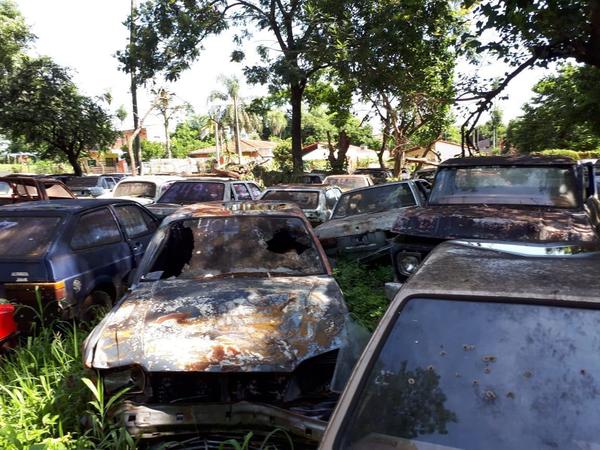 Juez da orden a Policía para destruir 9.516 vehículos - ADN Paraguayo