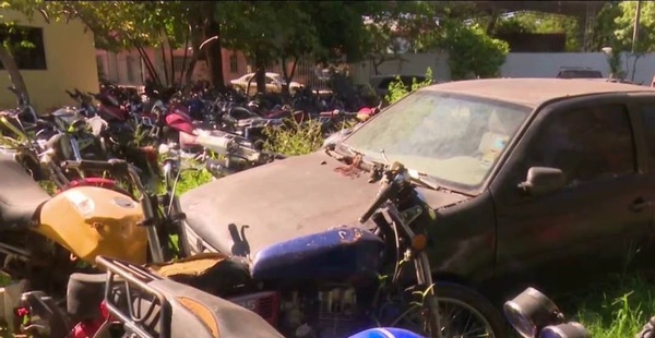 Policía está habilitada para destruir vehículos abandonadas en comisarías