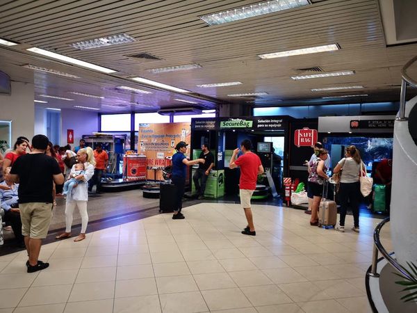 Ponen en práctica medidas de seguridad sanitaria en el Aeropuerto