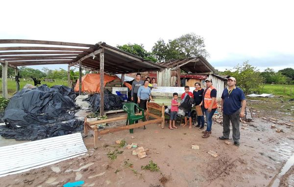 Asisten a 21 familias damnificadas tras tormenta en San Pedro