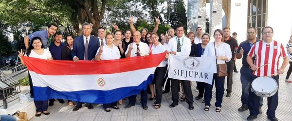 Tras apelación, Tribunal confirma ilegalidad de huelga de funcionarios judiciales - Nacionales - ABC Color