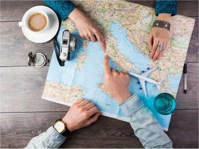 Instan a denunciar casos de estafa con promesas de viajes o estadía gratuita
