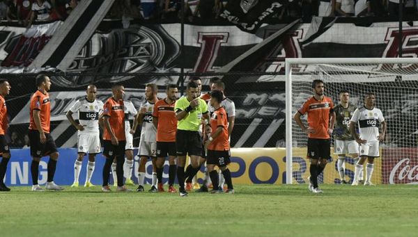 Dirección de Árbitros se contradice en análisis de rendimiento - Fútbol - ABC Color