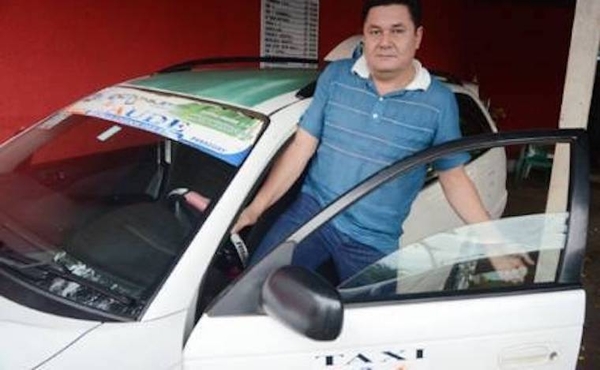 HOY / Oficialismo comunal apoya a  taxistas en guerra con Uber   y Muv, ¿por razón electoral?