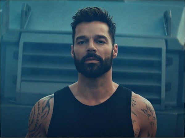 Ricky Martin estrena mundialmente su nuevo sencillo y video Tiburones