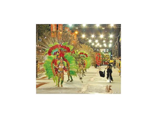 Tradicional Carnaval de Encarnación se inicia este sábado