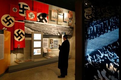 Fustigan a Irán durante un acto por el Holocausto
