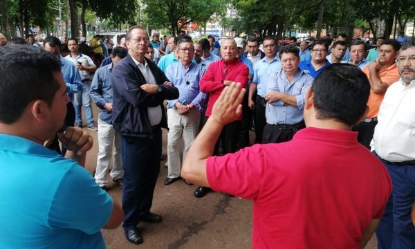 Taxistas vs. UBER y MUV desata tensión en el Este